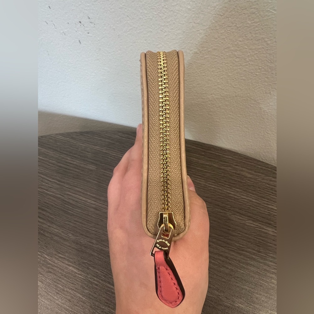 NWOT - Coach Signature Stripe Zip Wallet in Pink, Beige, Cream - Picture 8 of 15
